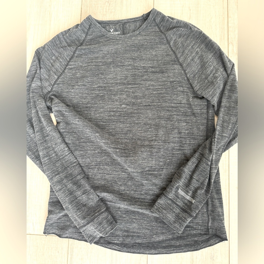 Men's medium American Eagle Active shirt